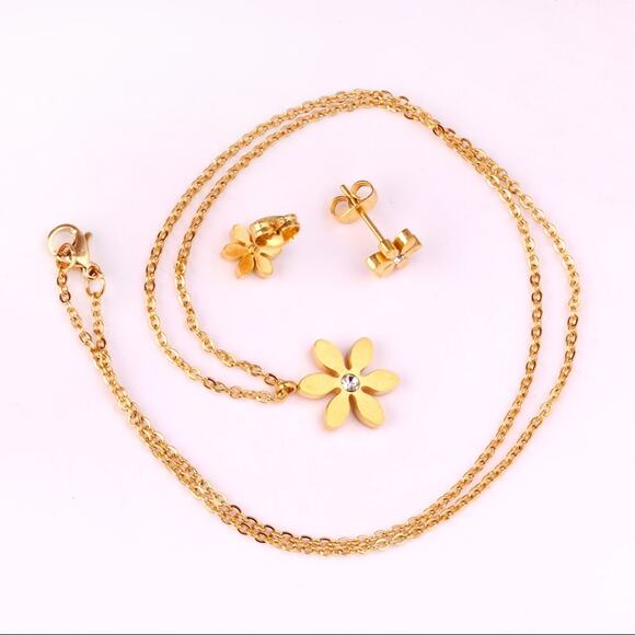 Gold Plated Flower Necklace & Earring Set - Picture 4 of 4